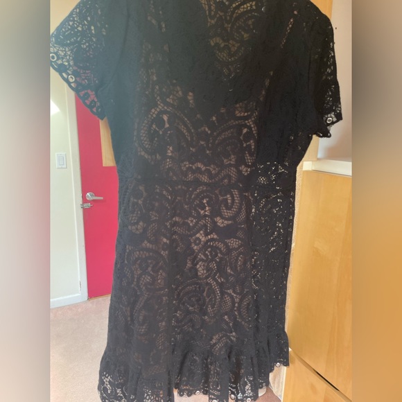 Michael Kors eyelet lace dress with chain - size XL - Picture 3 of 8